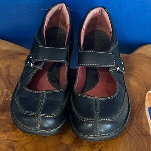 Woman’s Born Black Leather Velcro Strap Mary Jane  Wallet Shoes Size 10